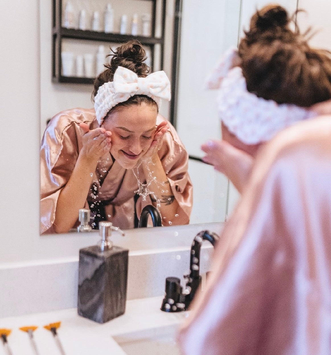 Pore-Clogging Ingredient Checker | We Love Acne